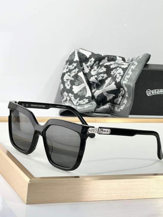 Picture of Chrome Hearts Sunglasses _SKUfw71074611fw